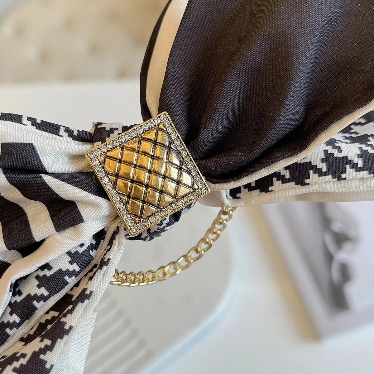 Корейские заколки для волос в клетку с бантом и лентой металлической цепочкой