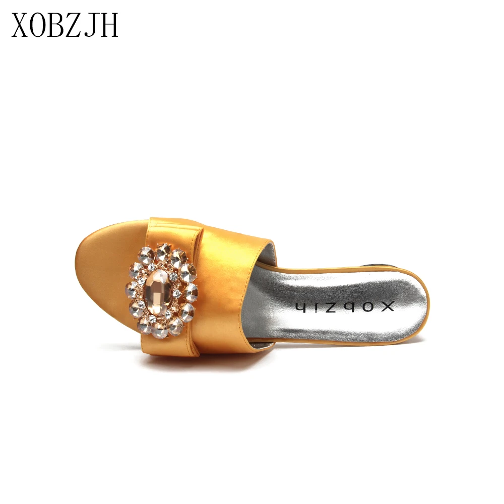 Летняя женская обувь сандалии на плоской подошве роскошная со стразами