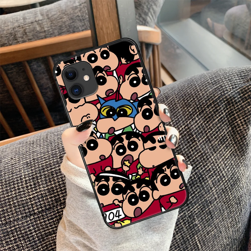 

Crayons Shin Chans Cute Cartoon Phone Case Cover Hull For iphone 5 5s se 2020 6 6s 7 8 12 mini plus X XS XR 11 PRO MAX black
