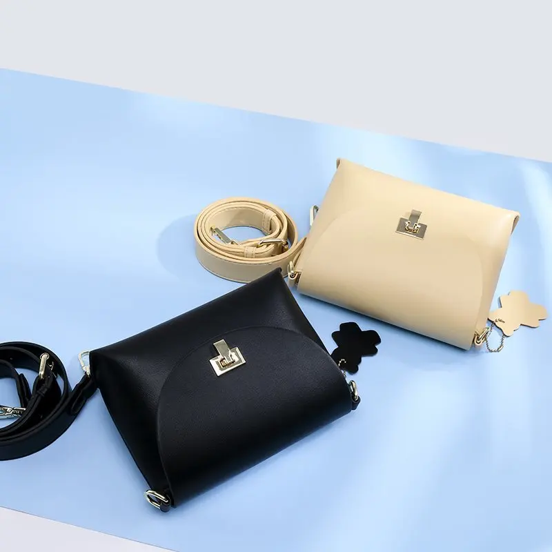 

2020 Louis New Women's Simple Type Shoulder Bags PU Leather Clutch Hasp Handbag Ladies Shell Crossbody Bags bolsas de mujer gg