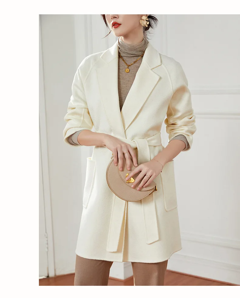 

Короткое мужское осенне-зимнее короткое белое вощеное двустороннее шерстяное пальто