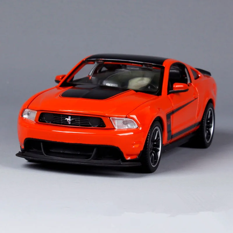 302 Maisto 1:24 2010 Ford Mustang Roadster имитация сплава Модель автомобиля Моделирование Украшение автомобиля коллекция Подарочная игрушка - Цвет: 302