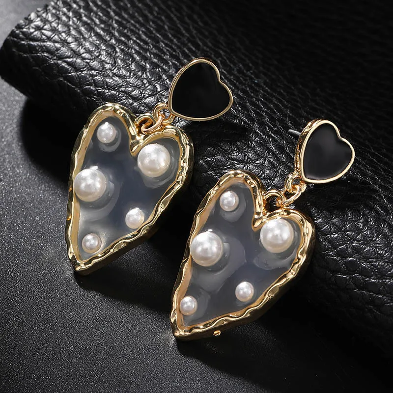 Женские романтичные серьги с жемчугом золотые большим сердцем элегантные