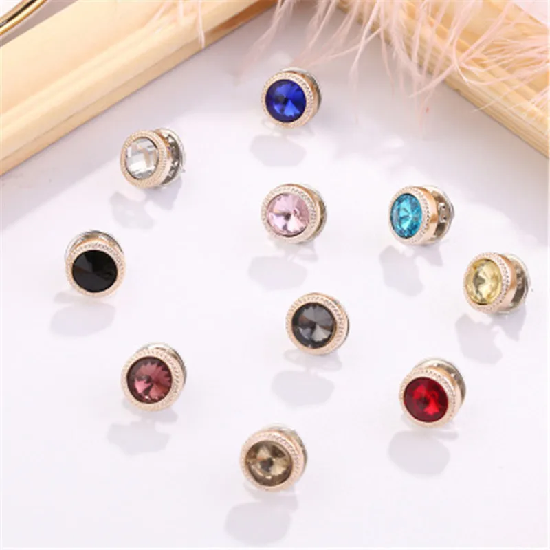 10 шт. новая маленькая свежая легкая пуговичная брошь комплект женской одежды