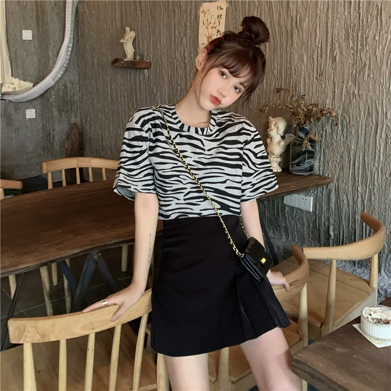 

t Short Sleeve Stripe T-shirt Female Design Loose Korean Women Short Top and Skirt Suit Students All-match Summer