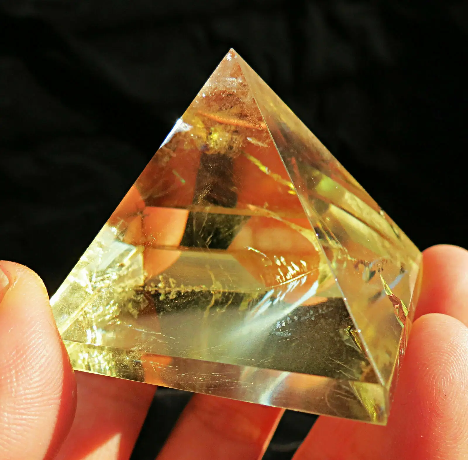 

Mooi!! Natuurlijke lemon geel transparant quartz crystal piramide