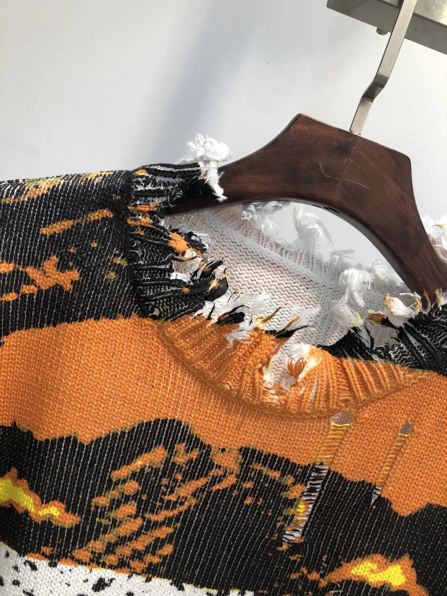 2020 new ladies fashion long-sleeved sexy casual handmade hook broken rock print sweater 1215