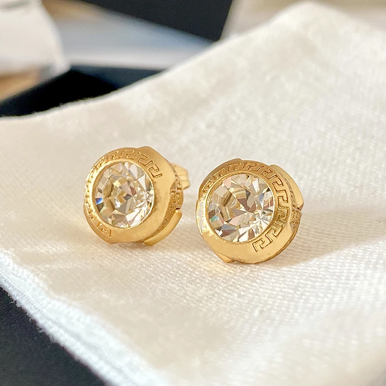 

Изысканные маленькие серьги с обратным рисунком и бриллиантами в стиле ретро, темпераментные миниатюрные серьги