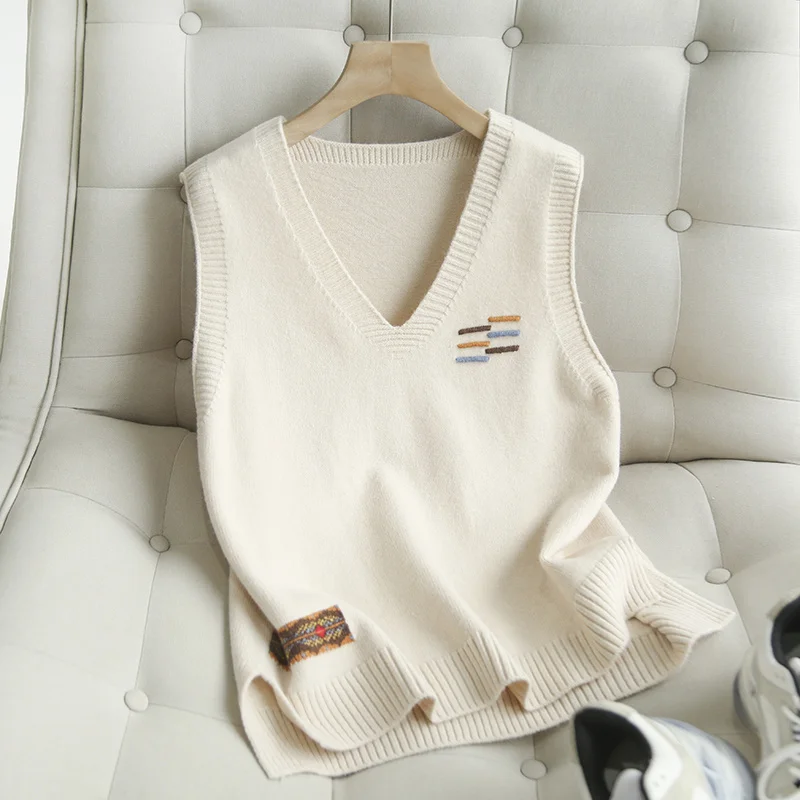 

2021 Autumn Fashion Women Sleeveless V-Neck Knitted Vest Sweater Embroidery Knitwear Short Waistcoat