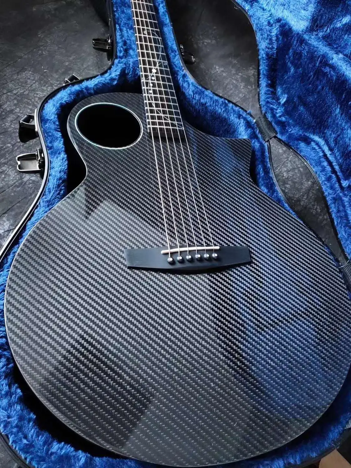 Enya Guitar X4 41” Carbon Fiber AcousticPlus Cutaway Package with Hard Case Leather Strap | Спорт и развлечения