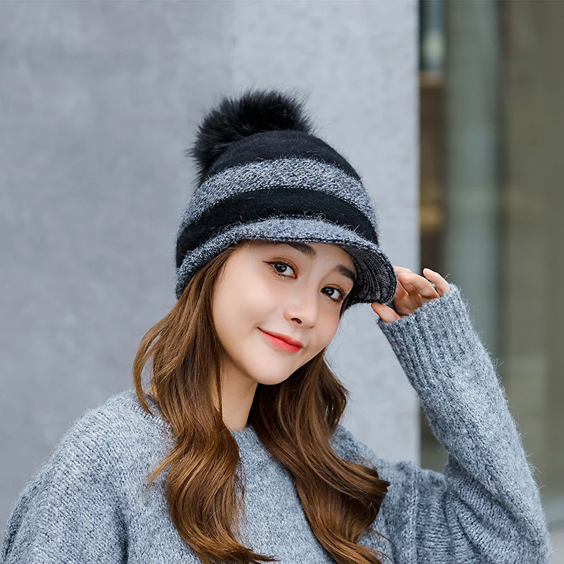 

2021 New Fashion Winter Hat Women Warm Rabbit Fur Hat Big Fur Pompoms Baseball Cap Lady Fleece Lined Knitted Baseball Hat