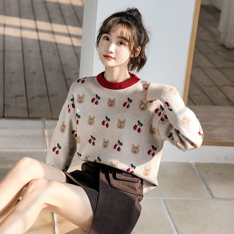 

Christmas Bear sweater for women in autumn and winter