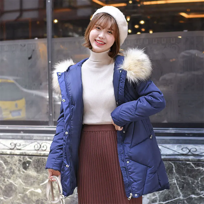 Женская парка с капюшоном и меховым воротником однотонная приталенная куртка