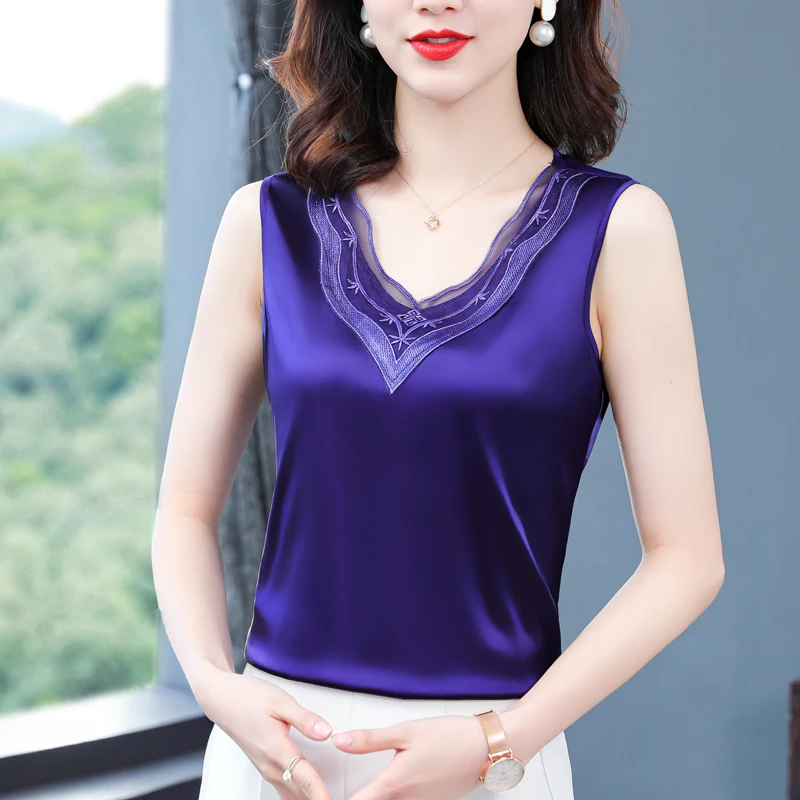 

Camisole women's summer loose bottom with a large satin small shirt and sleeveless lace V-neck top