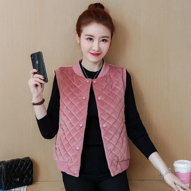 Модная короткая женская жилетка без рукавов на зиму и весну новинка тонкая