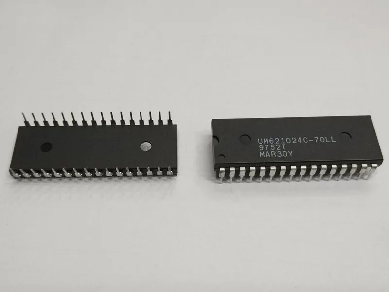 

1pcs/lot UM621024C-70LL LP621024D-70LL LP621024D DIP-32 In Stock
