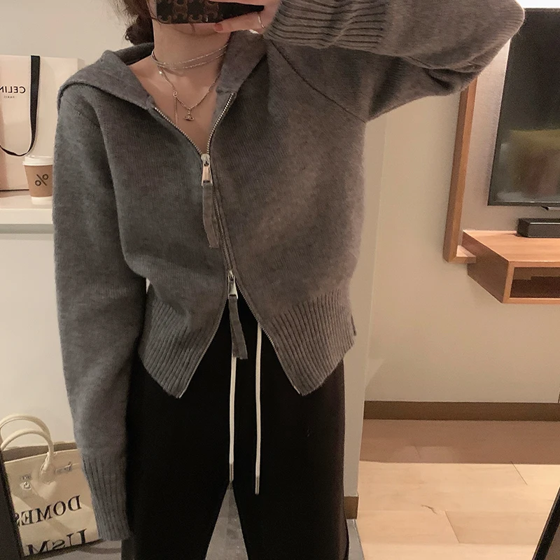 

2021 Winter Spring sweater Women's Short Zipper Hooded Thicken Knitted Lady Top Simple WIDE Simple, new goth coat