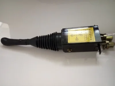 

Установка пилотного клапана с одной ручкой для малогабаритного погрузчика вилочного погрузчика в одно рычаг многоходовой клапан Однорычажный joysti