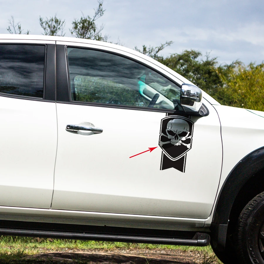 Бесплатная доставка 1 шт. значок с черепом на переднюю дверь персональный