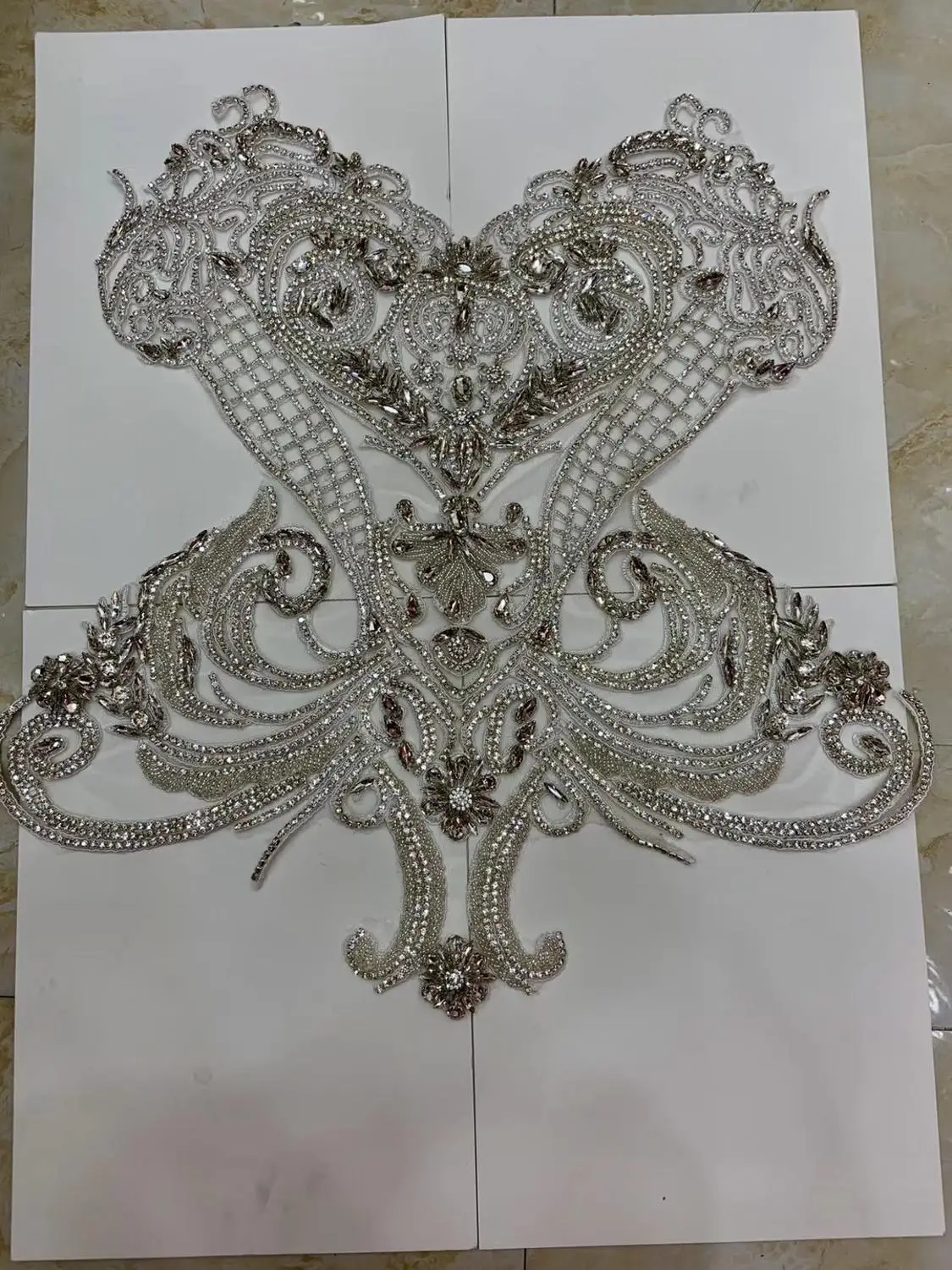 Hotsale handbeaded bridal dresses use appliques bodice Crystal patches | Дом и сад