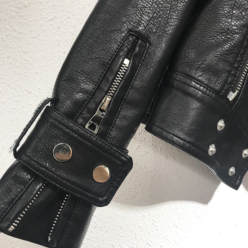 

2020 Autumn Short Leather Jacket Women Fashion Slim Long sleeve Wash water Motorcycle Jacket Ladies Coats Faux Leather Coat H668