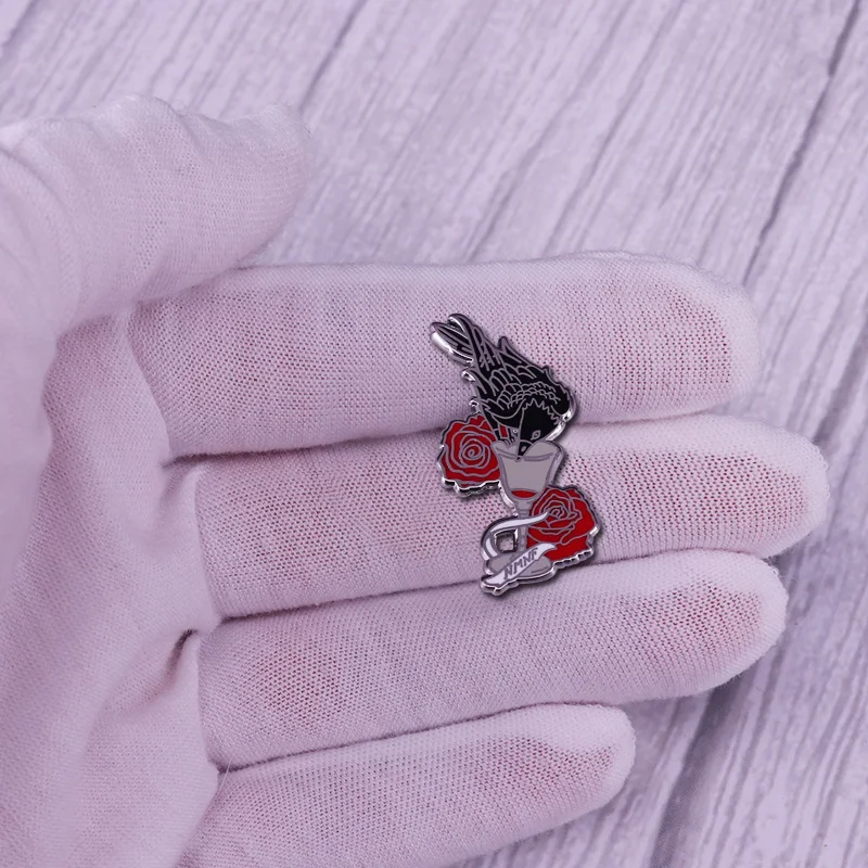 Эмалированная брошь с изображением ворона шести ворон Лий Бардуго кривое