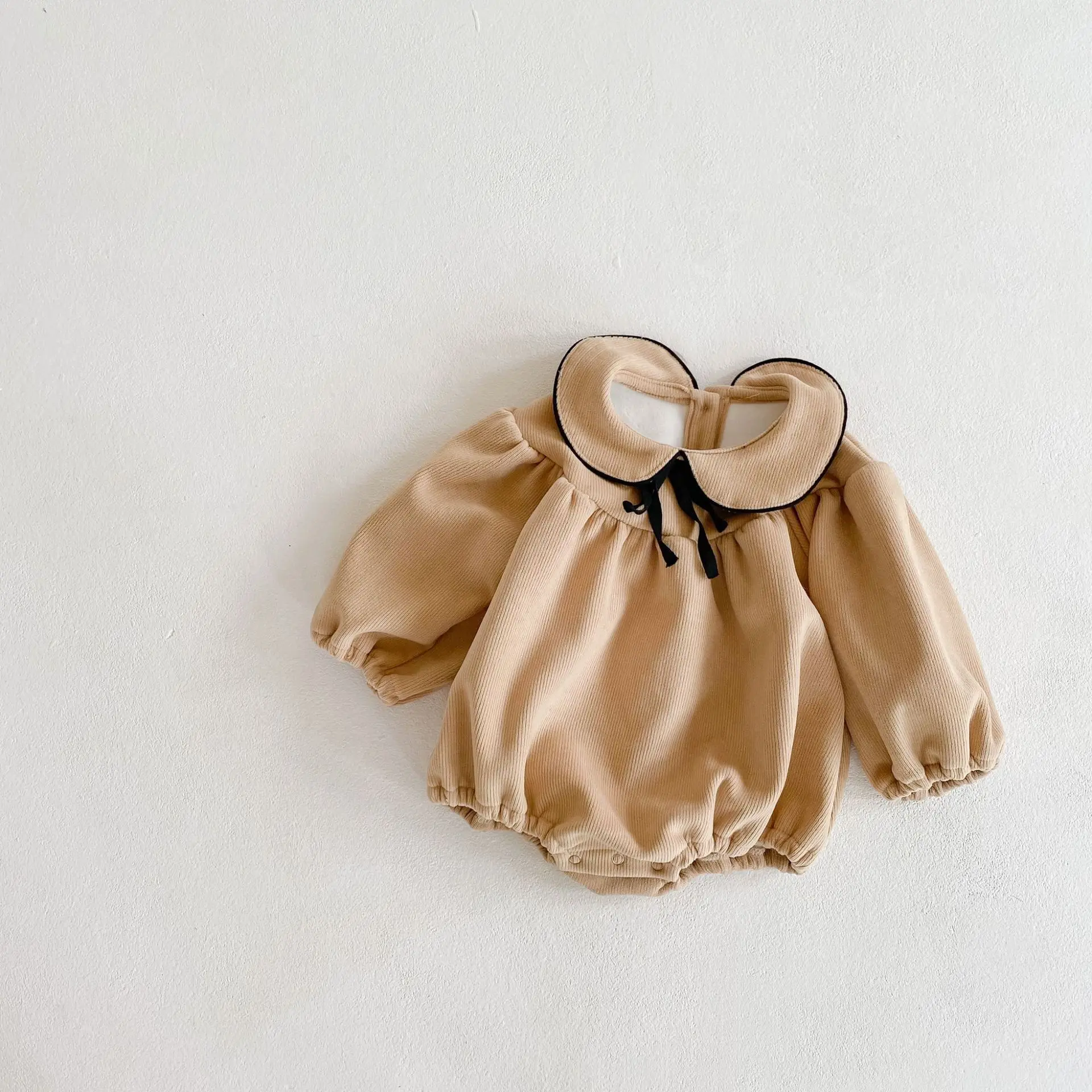 

autumn and winter baby jumpsuit onesie rompers girl newborn clothes suit Plush thickening