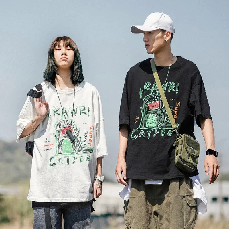 

Летние аниме интересные Белые Повседневные кавайные хип-хоп маленькие динозавры с принтом парные Платья с коротким рукавом Топы Harajuku женск...