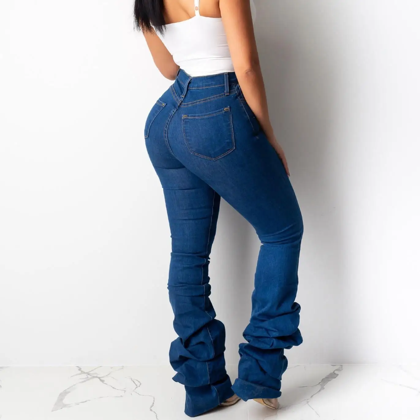 Осенне зимние модные стильные джинсы с высокой талией и карманами обтягивающие
