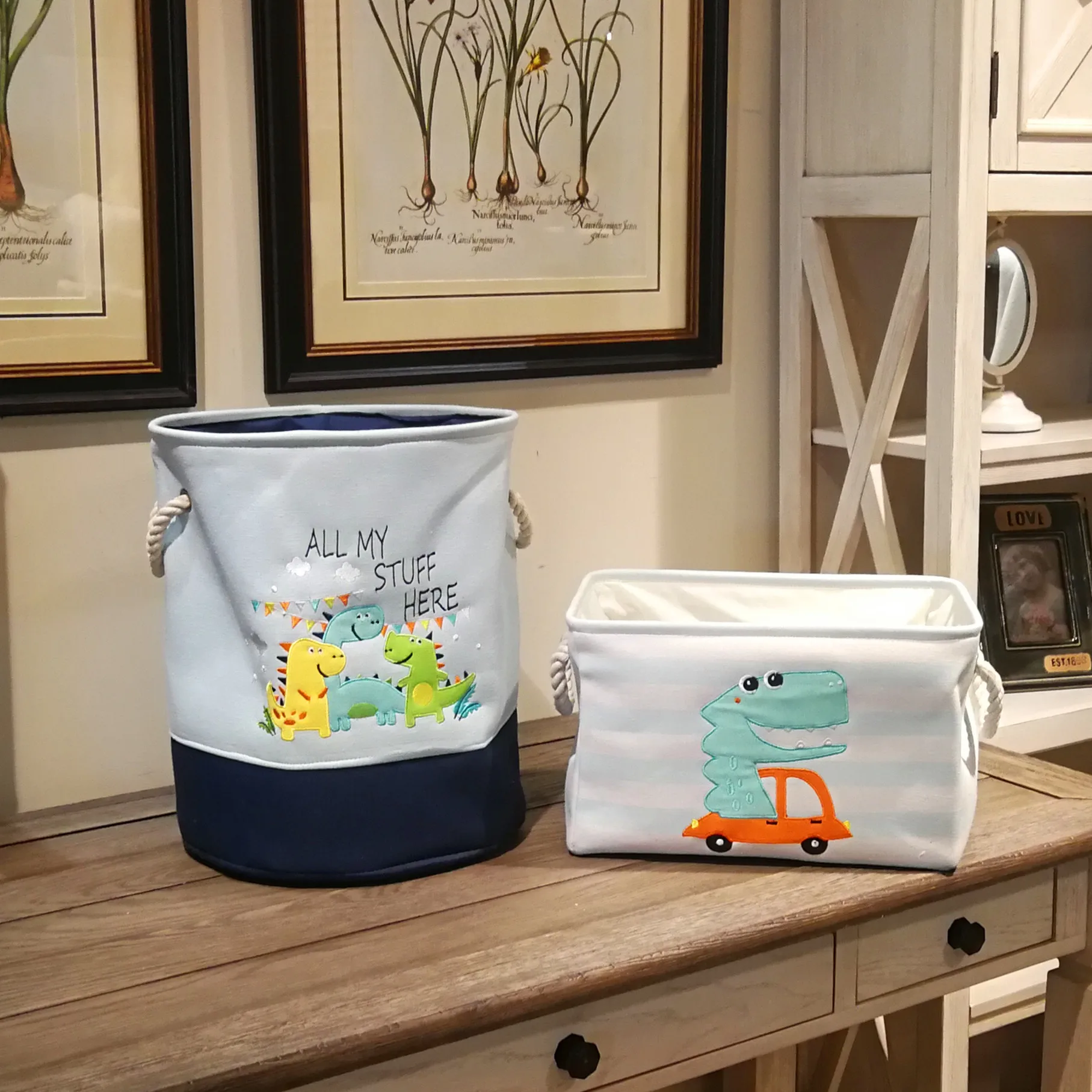 

Cartoon dinosaur children's toy canvas embroidery storage basket bucket basket dirty clothes bucket foldable laundry basket