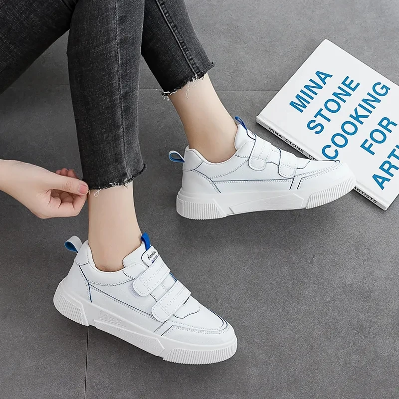 Женские спортивные кроссовки дышащие на плоской подошве липучке повседневная