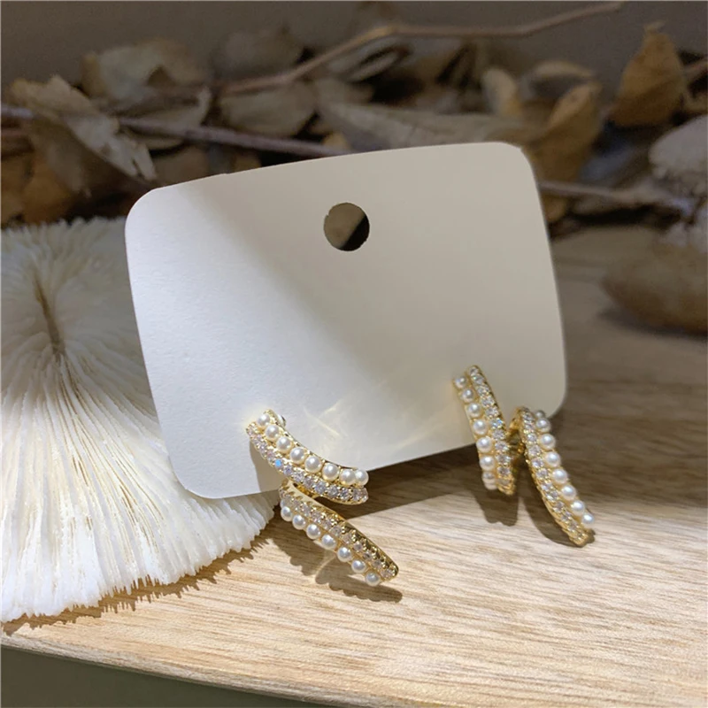

YAOLOGE 2021 For Women Gold Color Twist Pearl Stud Earrings Geometric Alloy Ear Accessories Girls Fashion Party Wedding Jewelry