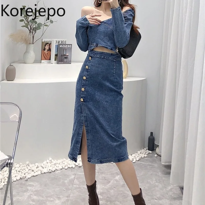 

Костюм женский из двух предметов, короткий джинсовый топ и тонкая юбка с высокой талией и разрезом на бедрах