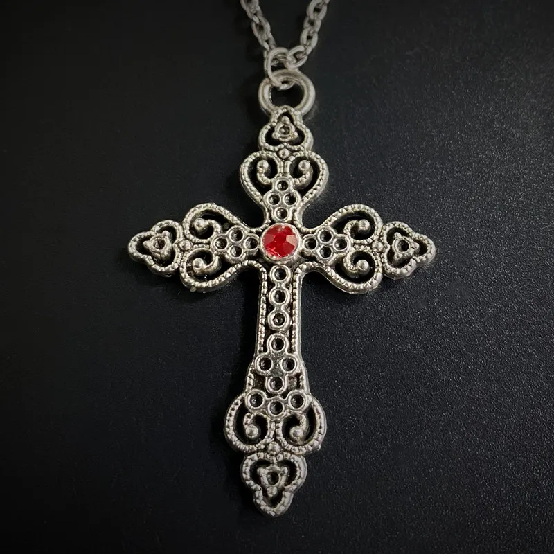 

Handmade Large Victoria Cross Point Rhinestone Pendant Necklace 18 Inch Chained Gothic Punk Jewelry Fashion Glamour Lady Gift