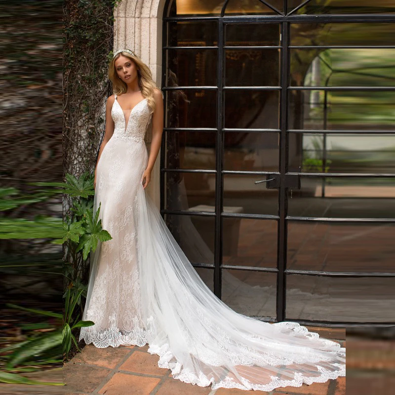 

2020 Charming Hot Sale Lace Backless Bride Wedding Gowns Sleeveless Plunge V Neckline Bridal Dresses Court Train Appliqued