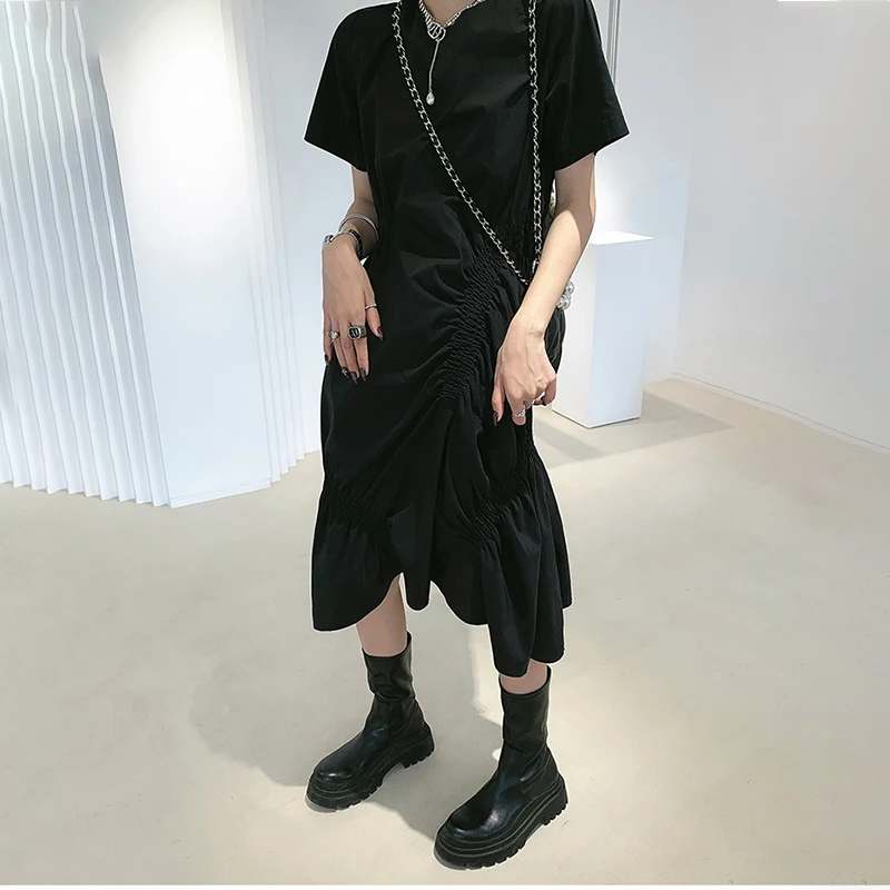 

IEQJ Women Black Elegant Shirring Ruffles Pleated Irregular Dress New Round Neck Short Sleeve Loose Fashion Summer 2021 3F0062