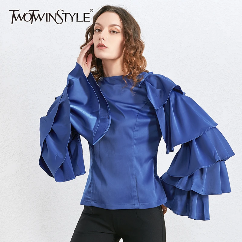 Женская блузка с рюшами TWOTWINSTYLE белая Повседневная Свободная круглым вырезом