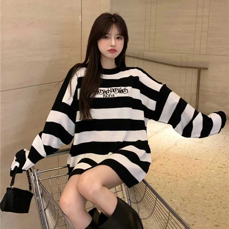 

GUUZYUVIZ Oversized Women Sweater Casual Loose Pullover Letter Embriodery Striped Knitted Sweaters Women Autumn Jumper Top Femme