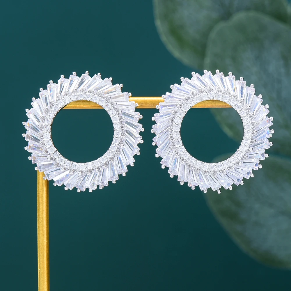 

Trendy New Romantic Summer beach shiny Sparkly Stud Earrings New Trendy Round Full Cubic Zirconia Women Anniversary Party Gift