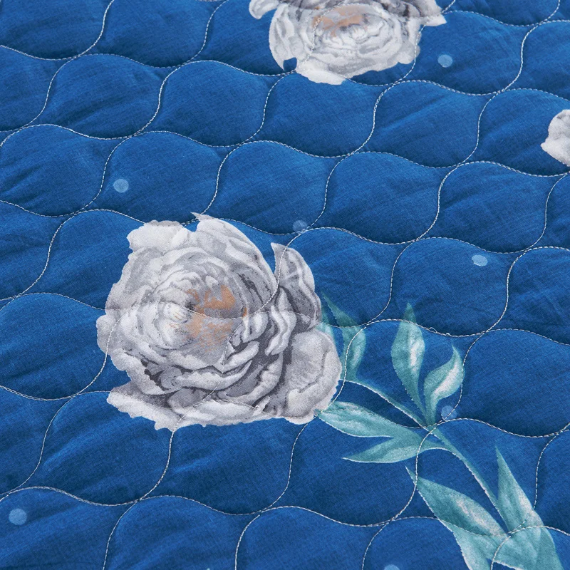 Хлопковое стеганое постельное белье с принтом и голубыми цветами Комплект