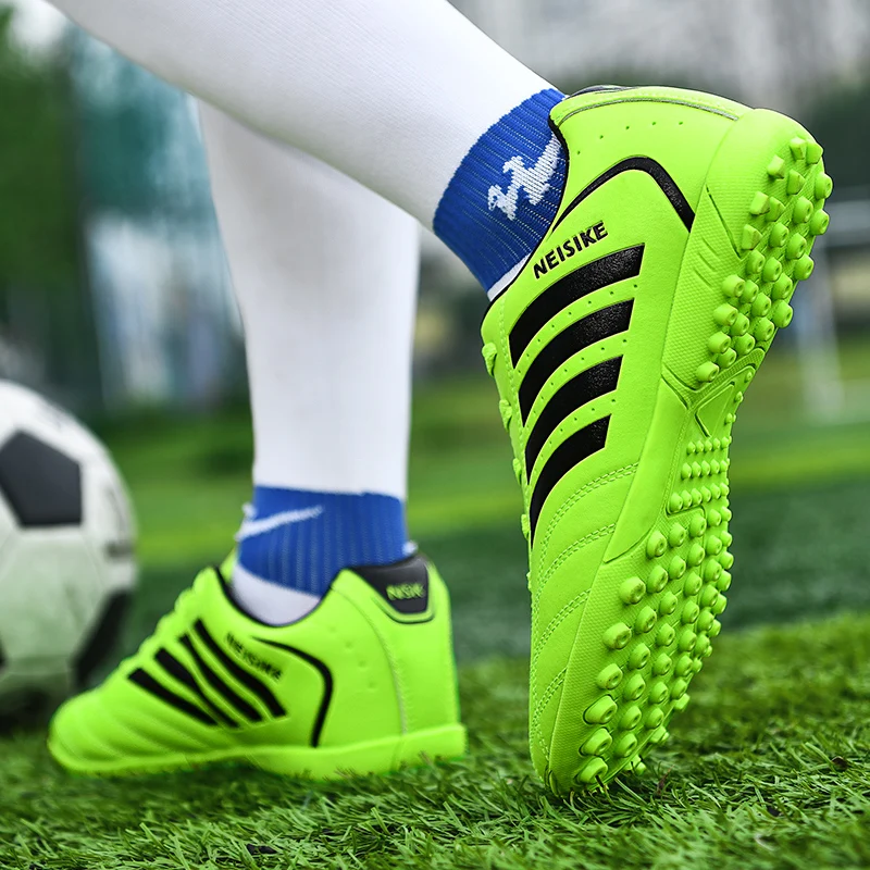 Fashion Green Outdoor Turf Soccer Shoes Men Grass Training Sports Shoes Kids Adults Children Soccer Cleats Unisex Football Shoes