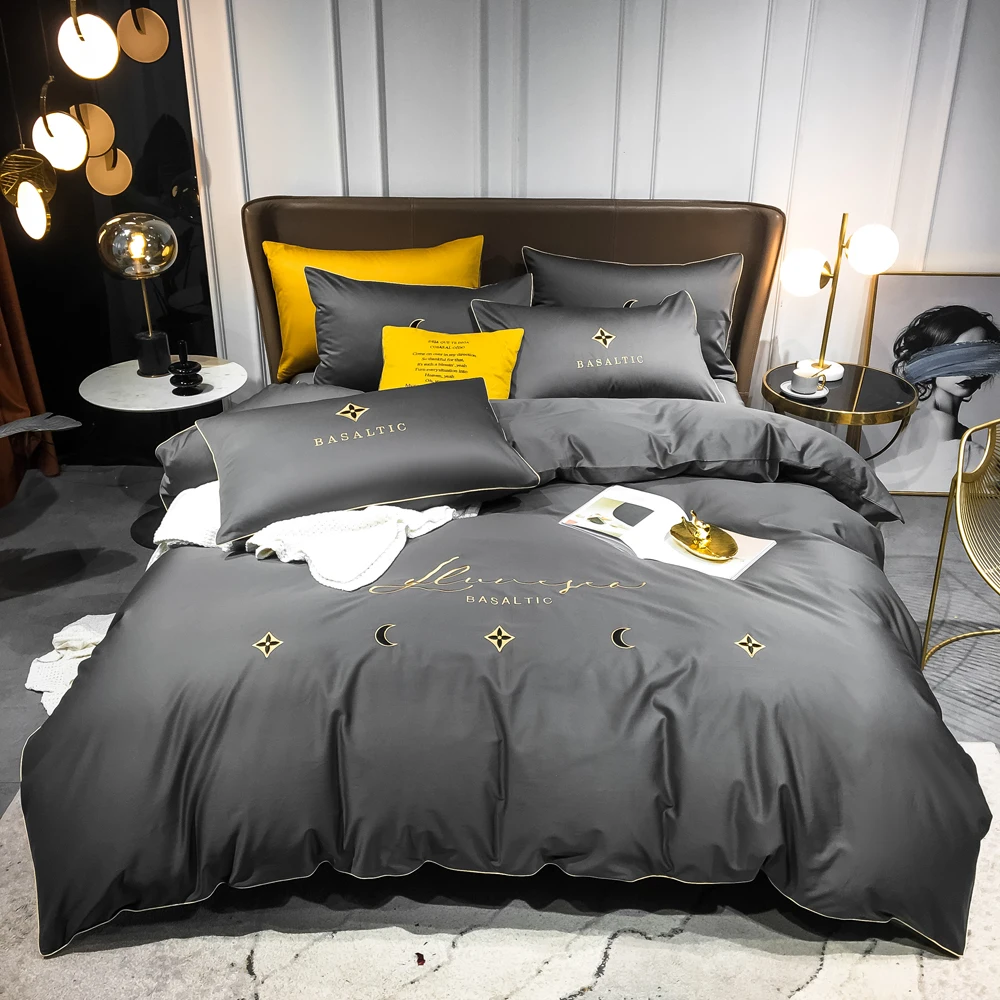 Ropa de cama de cuatro piezas, Algodón ligero de lujo, Sábana doble para el hogar, funda de edredón bordada, pequeña abeja, ropa de cama gris, 2021