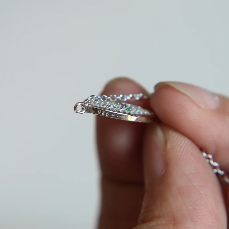 Браслет с серебряными глазами браслет зелеными и прозрачными кубическими