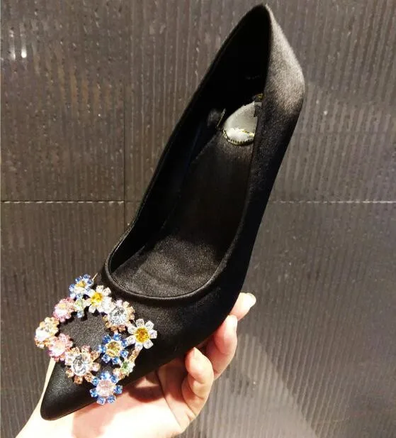 2019 г. лидер продаж женские атласные туфли-лодочки с острым носком украшенные