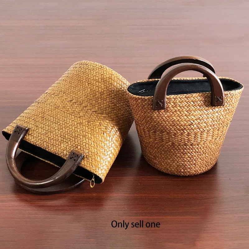 

Handmade Wood Handle Straw Bag Vintage Woven Handbags Seaside Vacation Bag Rattan Bucket Bag