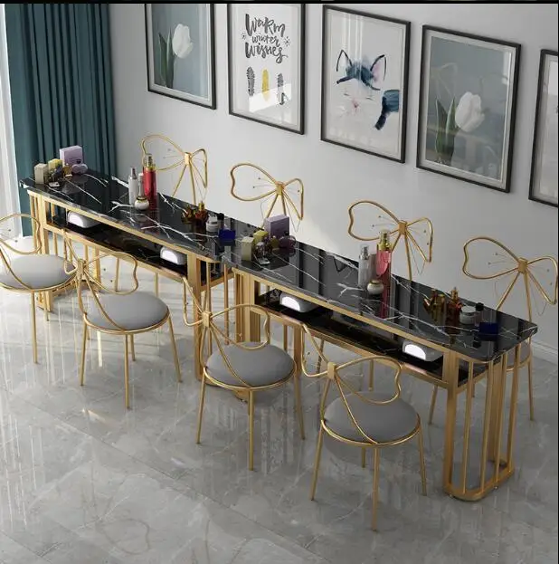 Рисунок 3 - Маникюрный столик в скандинавском стиле