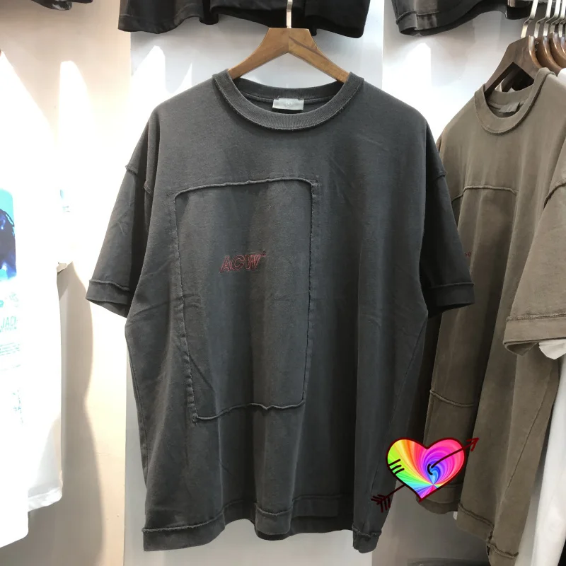 

Мужская и женская футболка с вышивкой «холодная стена»