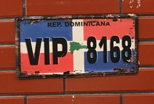 

Новый автомобильный металлический номерной знак Винтаж домашний декор жестяная вывеска Бар Паб декоративный металлический знак для гараж...