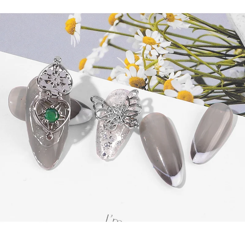 Украшения для ногтей с кристаллами золотого и серебряного циркона коробка