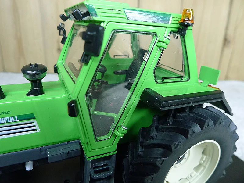 Литые машинки для мальчиков RE P 1:32 REP 153 Fiat Agrifull 140 из сплава металла |